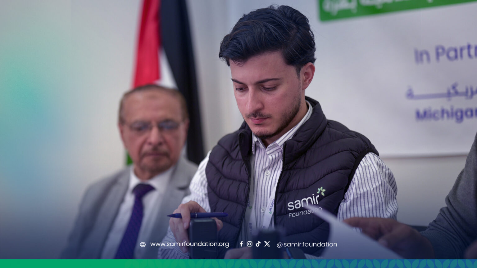 ١٢